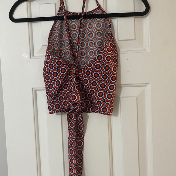 Open back crop top - Picture 2 of 4